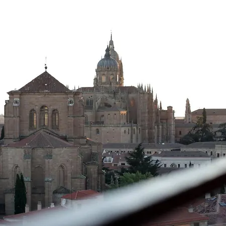 Apartamento ático Industrial Céntrico. Reformado. Aire Acond, Wifi