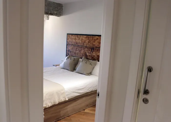 Atico Industrial Centrico, Reformado, Air-acond, Wifi *