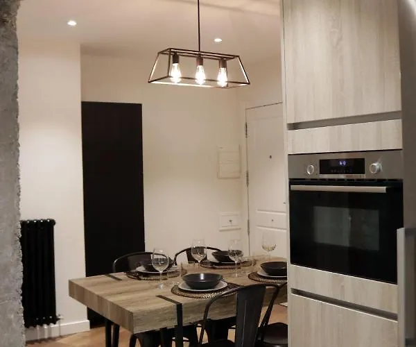 Atico Industrial Centrico, Reformado, Air-acond, Wifi شقة